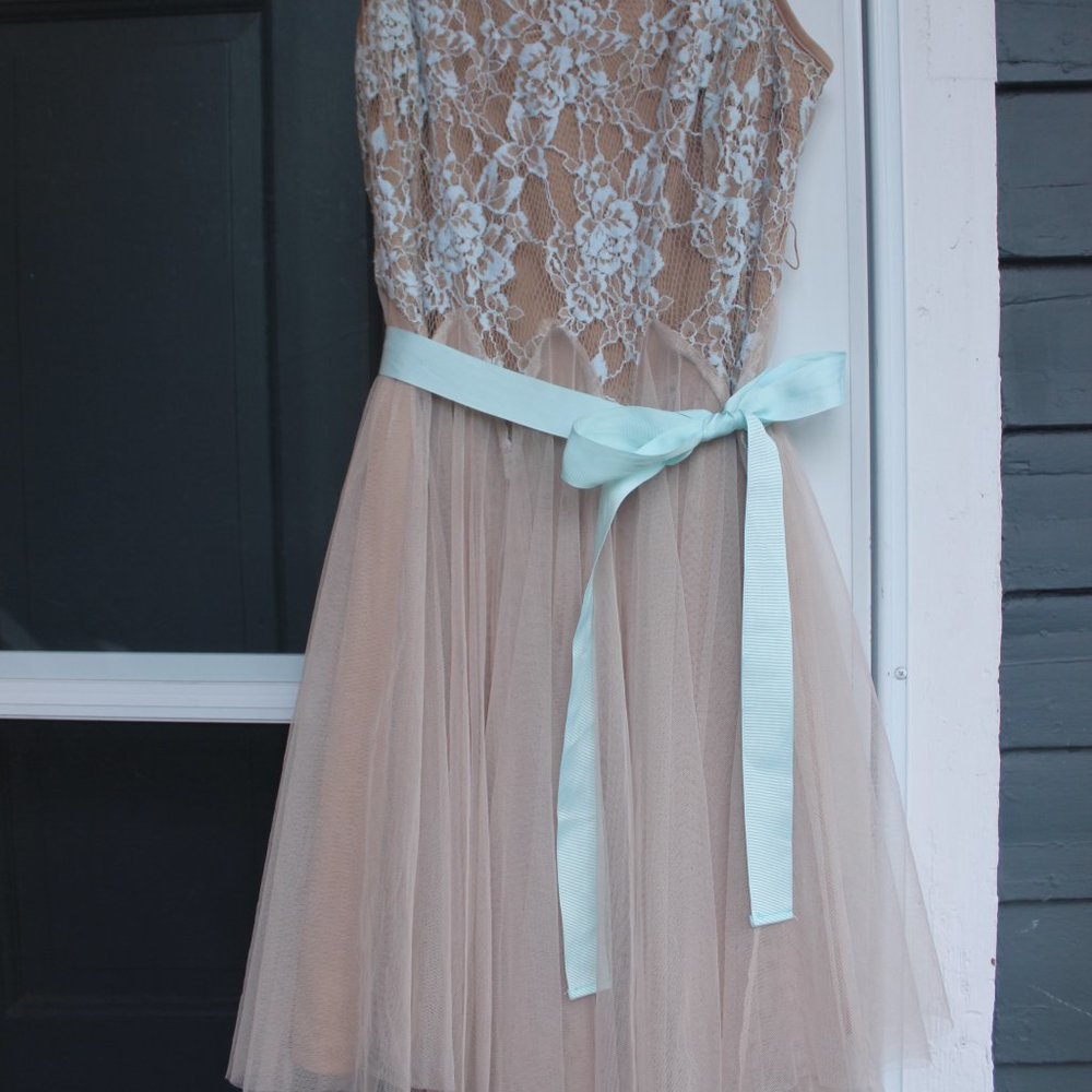 Boutique Tan Dress With Light Blue Lace, Large